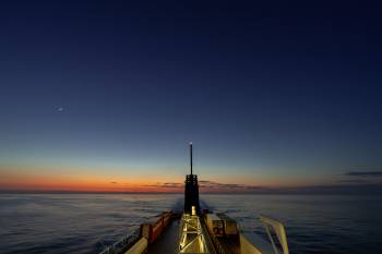Irish Sea - Goodbye Ireland | 1/125s * f1.8 * ISO 1600 * 14mm - FE 14mm F1.8 GM - Sony α7 IV Irish Sea - Goodbye Ireland