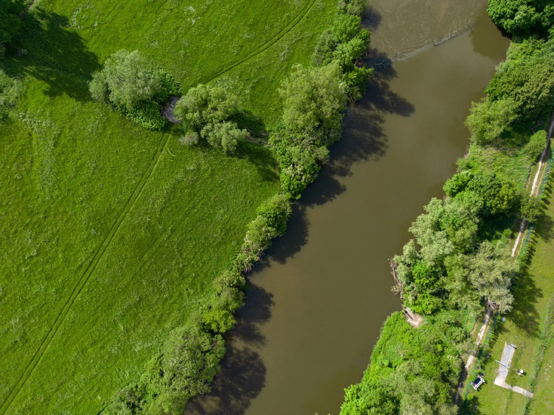Curved lines along the river Regnitz